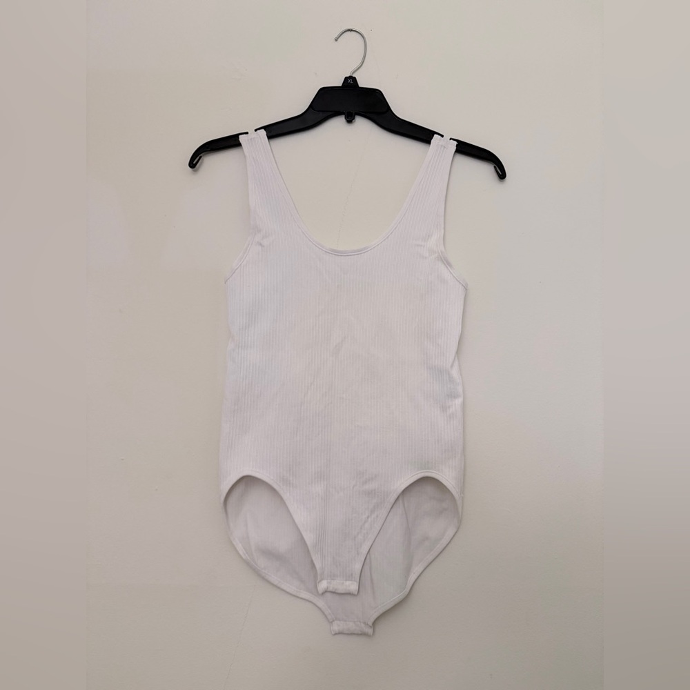 🚨SALE🚨LOFT White Ribbed Women’s Bodysuit